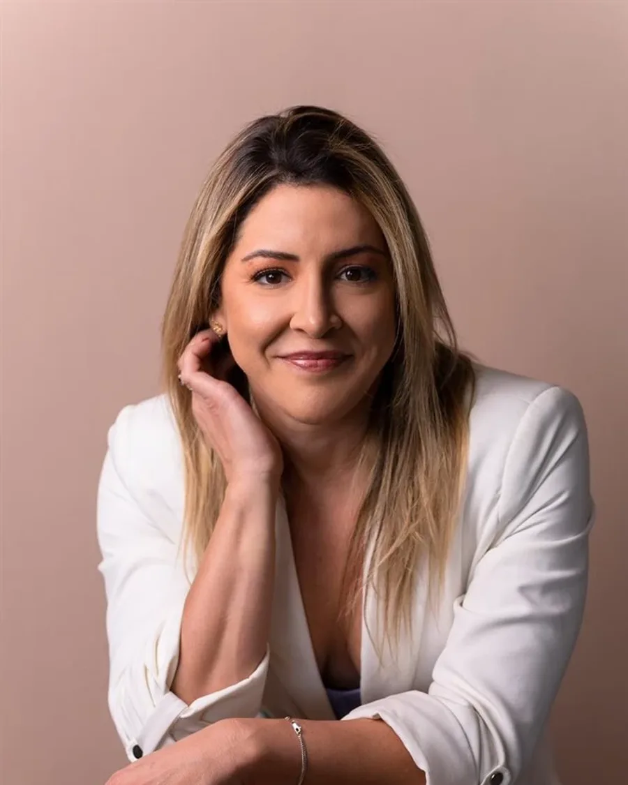 Flávia Lorenzetti